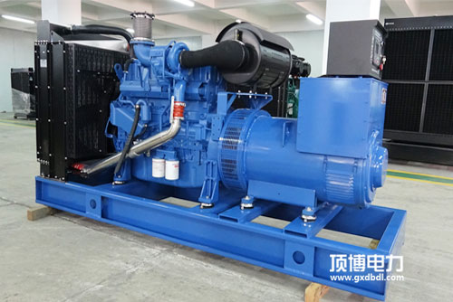 400kW柴油发电机组起动机运转无力，柴油机飞轮只能转动半圈