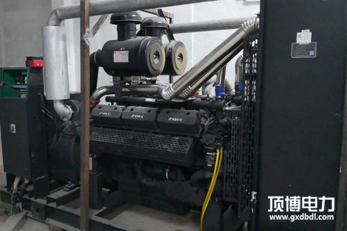 诸多发电机组故障实例告诉我们，机油滤清器影响机油压力